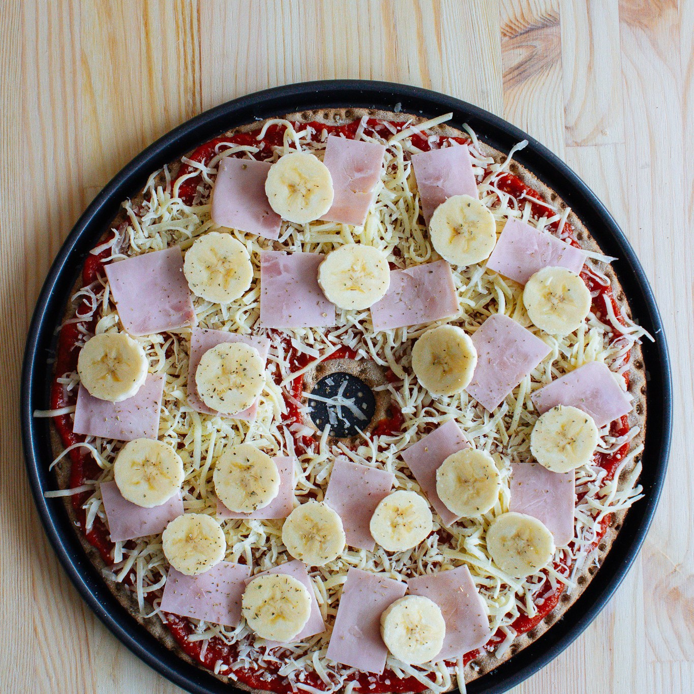 Ham & Banana Crispbread Pizza