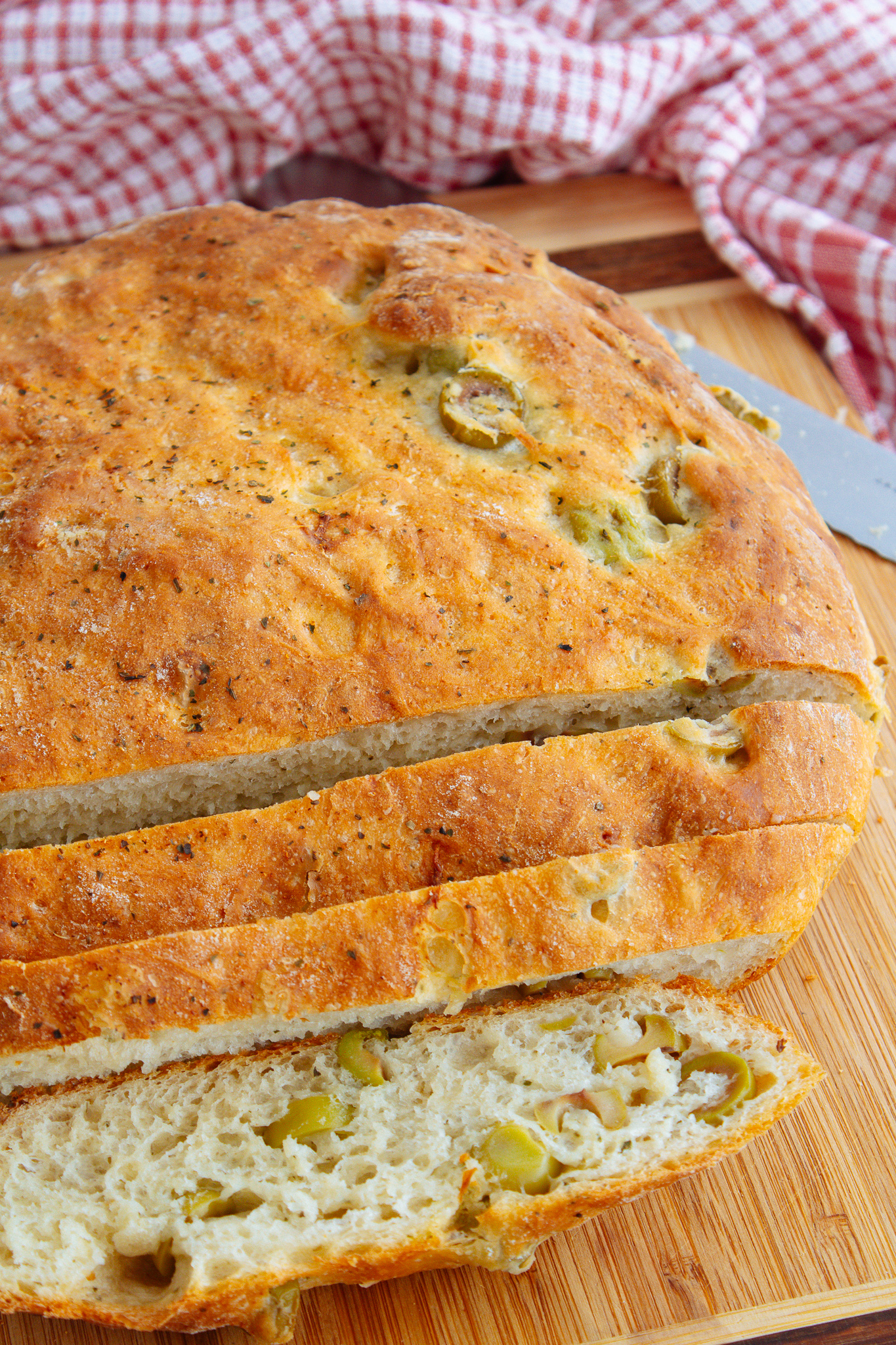 No Knead Garlic Olive Skillet Bread